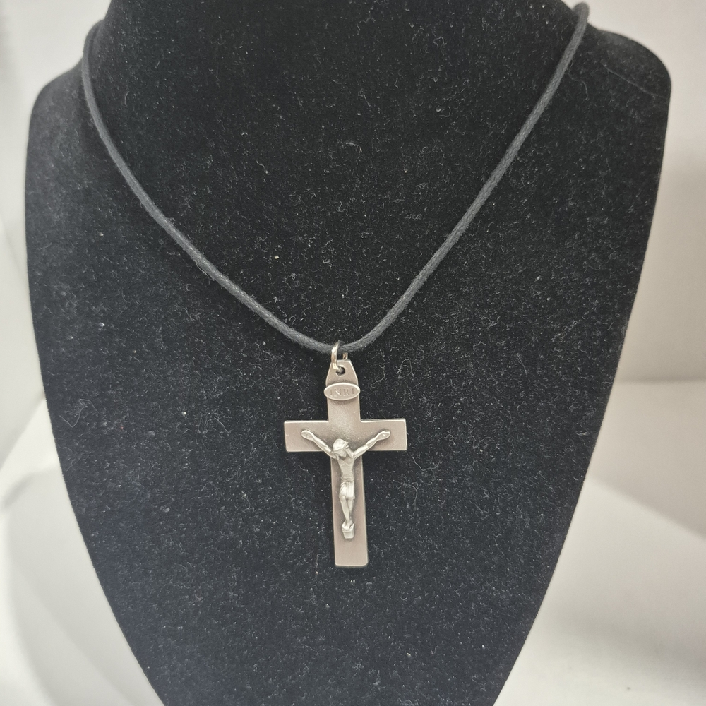Elegant Pewter Cross Pendant Necklace